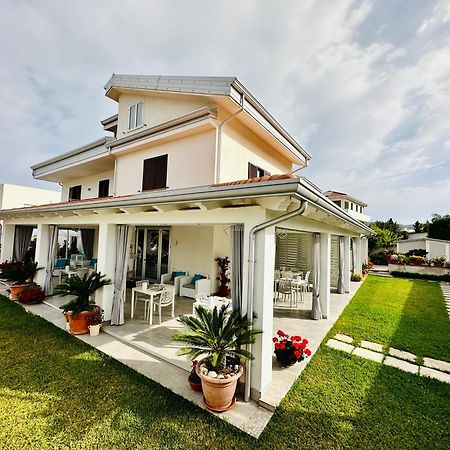 Invilla Bed&Breakfast - Quality Rooms ซานตามาเรีย ดิ กาสเตลลาบาเต ภายนอก รูปภาพ