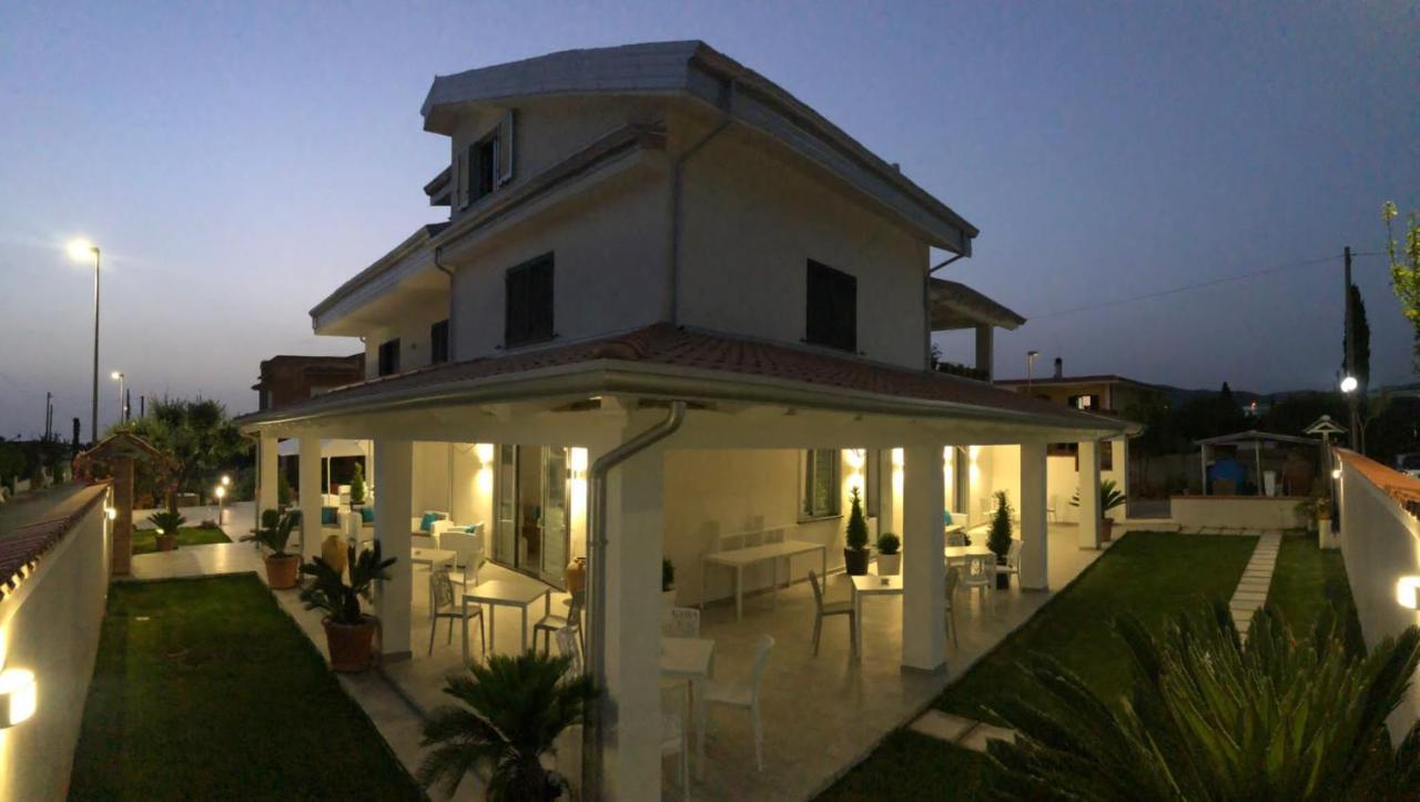 Invilla Bed&Breakfast - Quality Rooms ซานตามาเรีย ดิ กาสเตลลาบาเต ภายนอก รูปภาพ