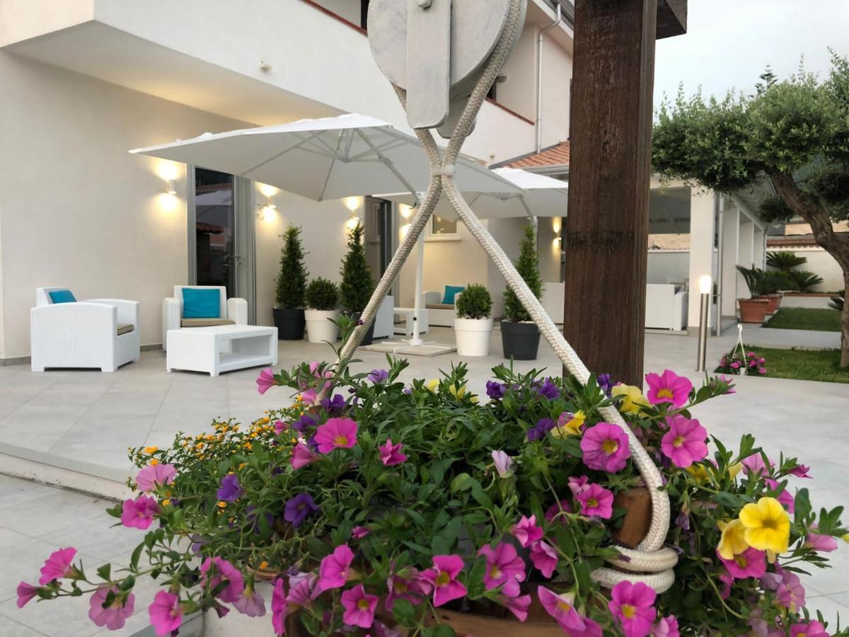 Invilla Bed&Breakfast - Quality Rooms ซานตามาเรีย ดิ กาสเตลลาบาเต ภายนอก รูปภาพ