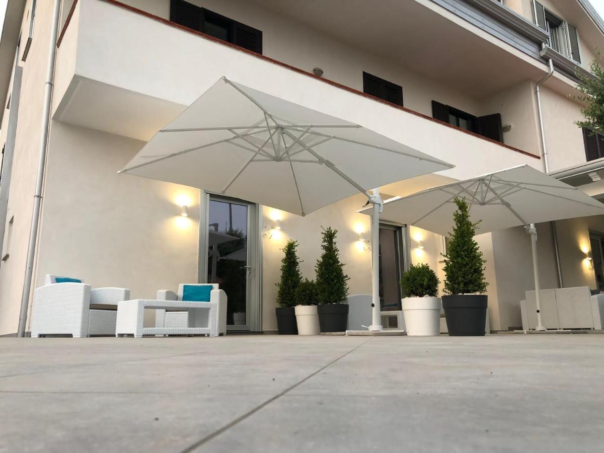 Invilla Bed&Breakfast - Quality Rooms ซานตามาเรีย ดิ กาสเตลลาบาเต ภายนอก รูปภาพ