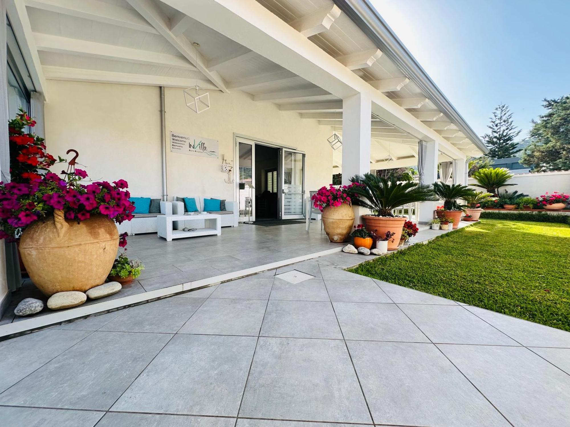 Invilla Bed&Breakfast - Quality Rooms ซานตามาเรีย ดิ กาสเตลลาบาเต ภายนอก รูปภาพ
