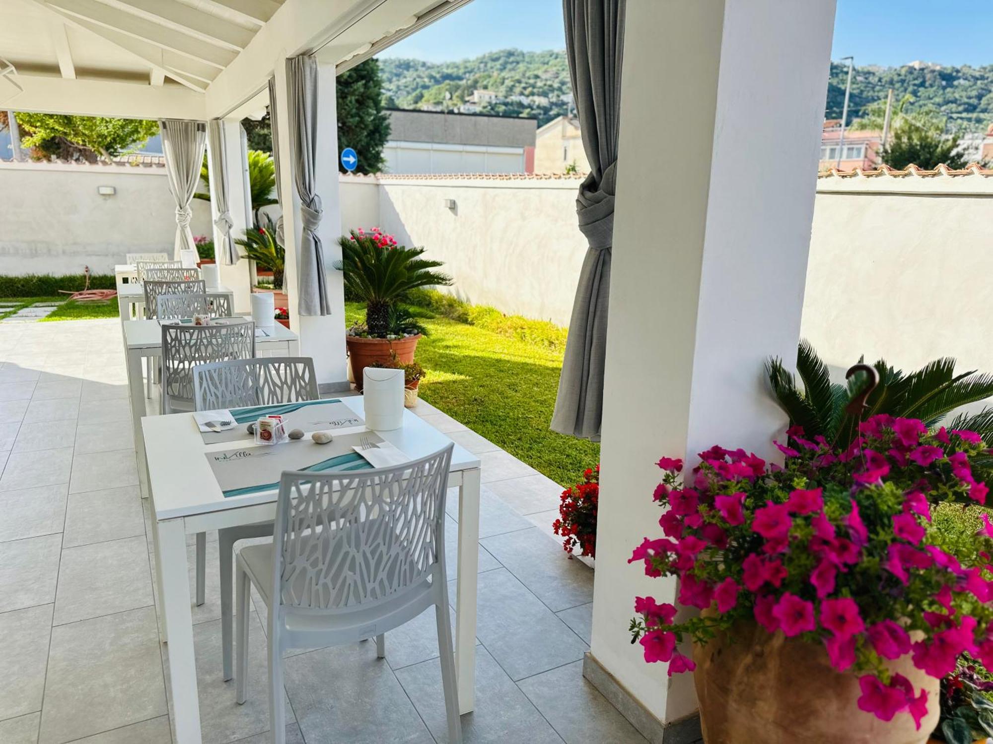 Invilla Bed&Breakfast - Quality Rooms ซานตามาเรีย ดิ กาสเตลลาบาเต ภายนอก รูปภาพ